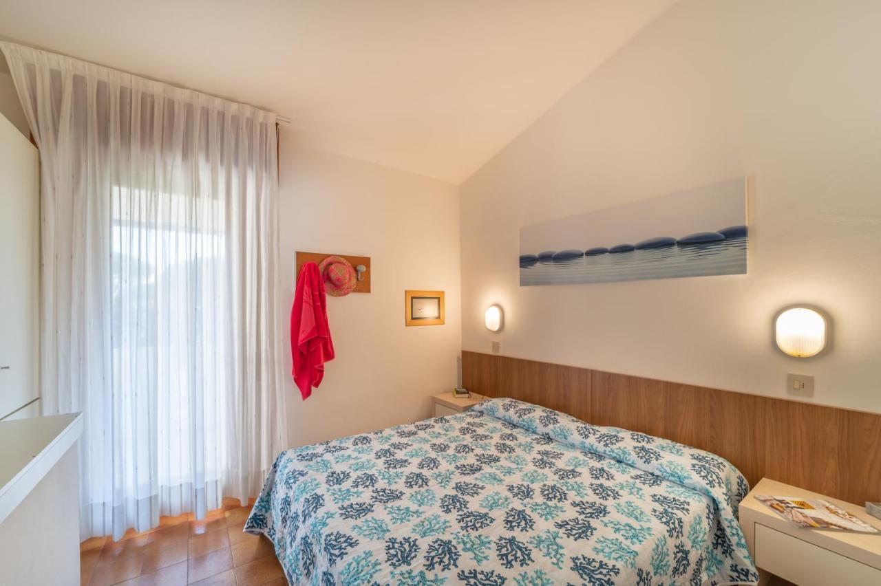 Villaggio Club Dei Pini Bibione Bagian luar foto