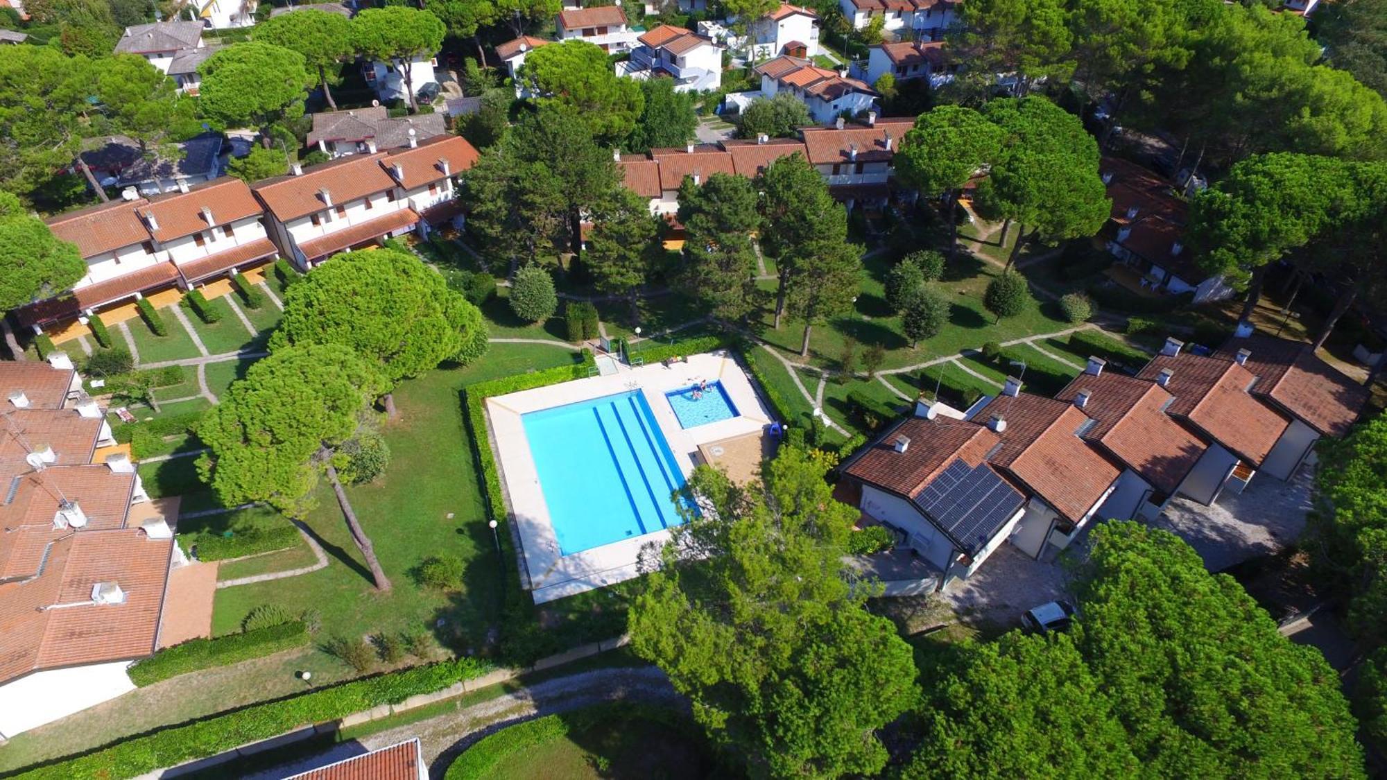 Villaggio Club Dei Pini Bibione Bagian luar foto