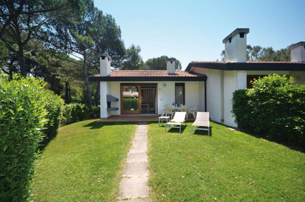 Villaggio Club Dei Pini Bibione Bagian luar foto